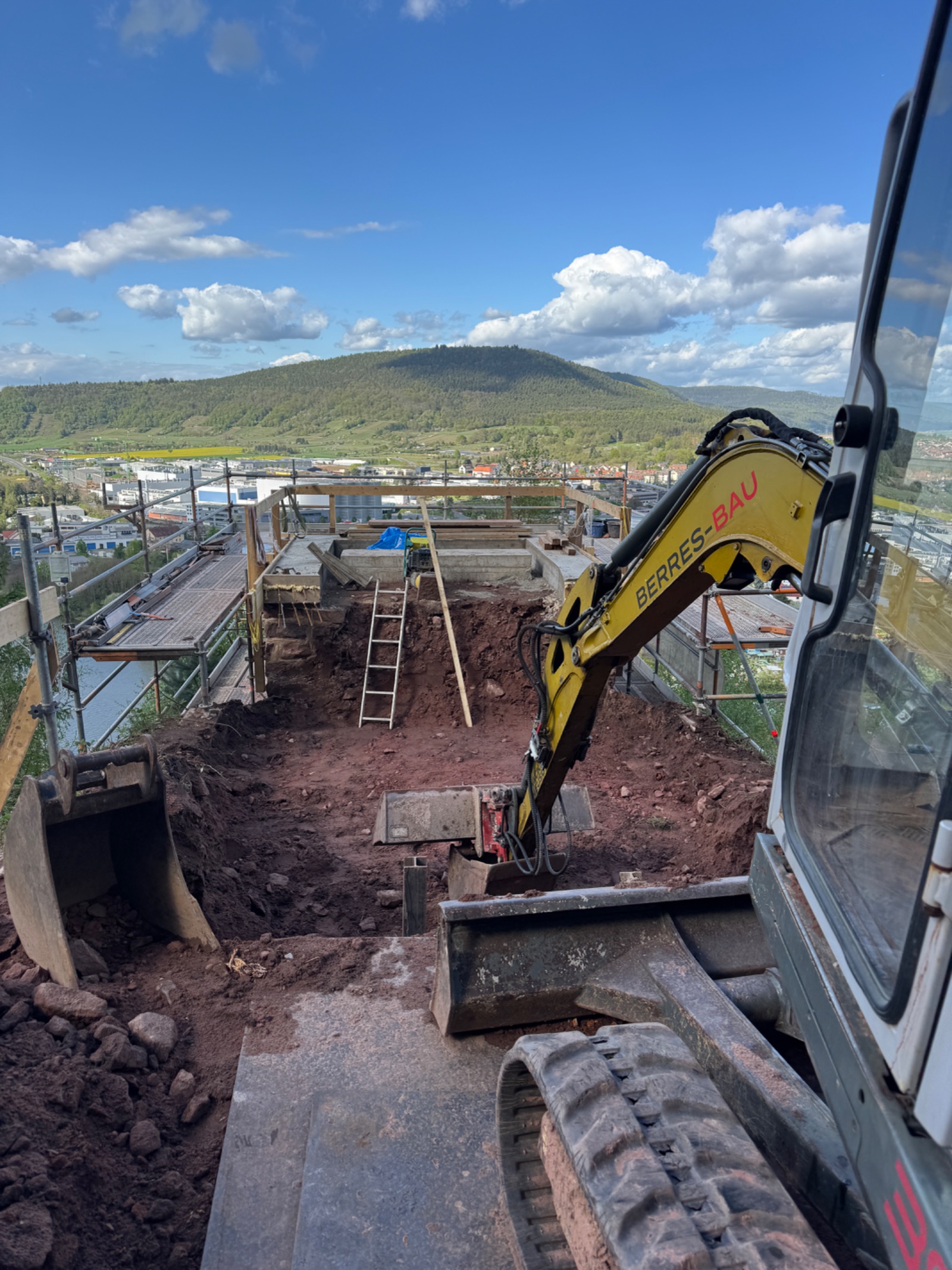 Baustelle der Schutzhütte